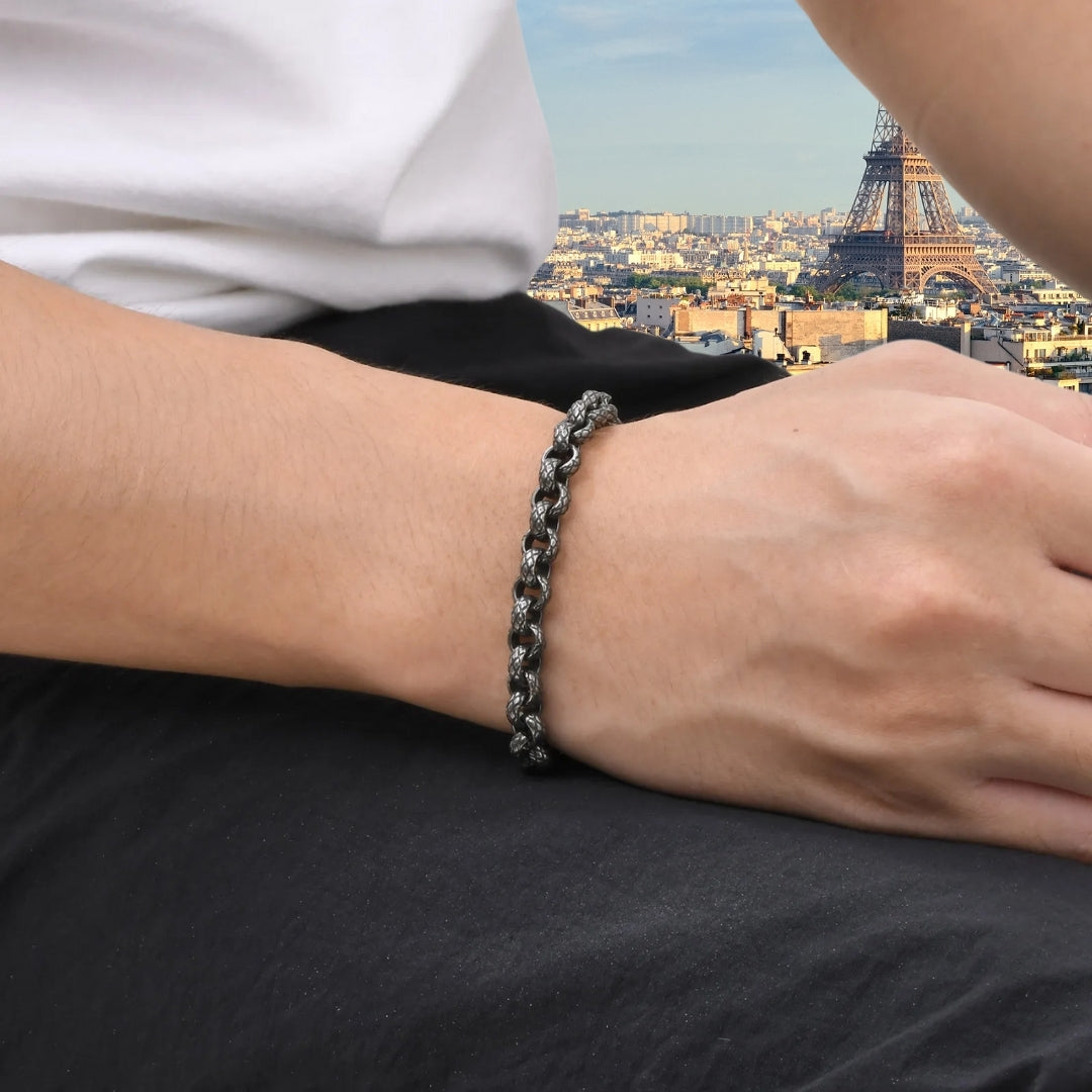 Bracelet_homme_BELCHER_motif_serpent noir poignet Paris tour Eiffel