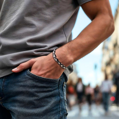 Bracelet homme BYZANTIN EMPEREUR ARRONDI™ poignet t shirt jeans rue