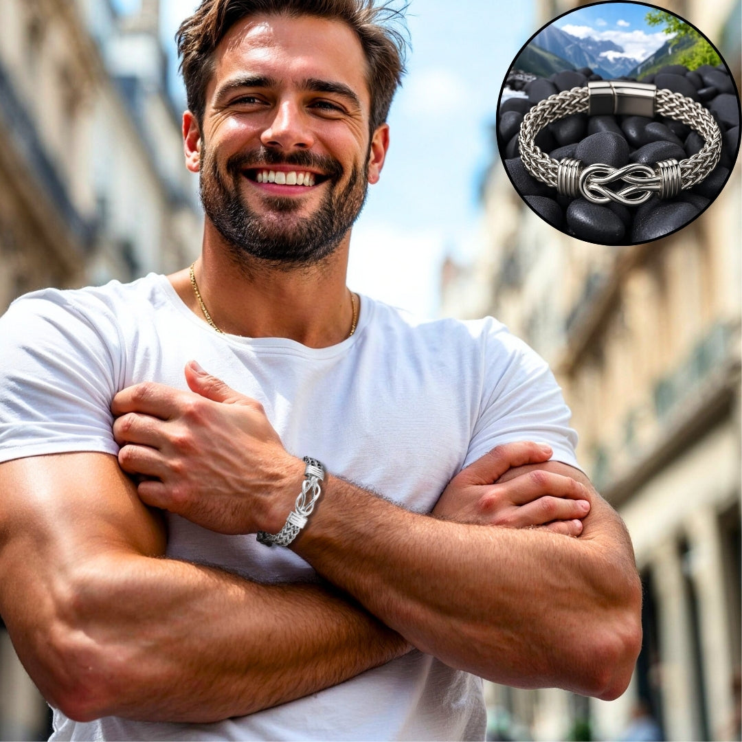 Bracelet homme INFINOTO KNOTO™ argent t-shirt blanc muscles