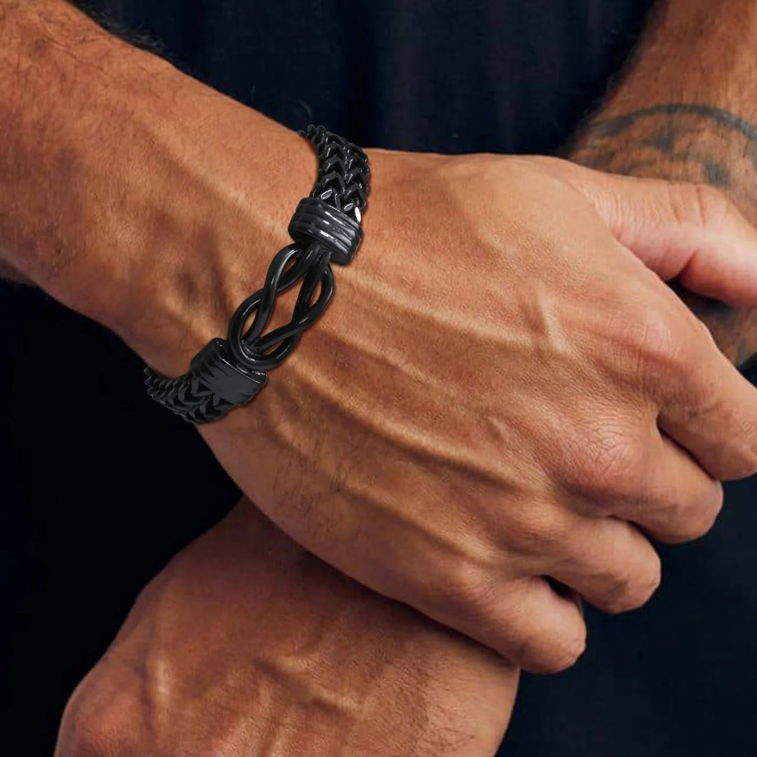 Bracelet homme INFINOTO KNOTO™ noir poignet mains