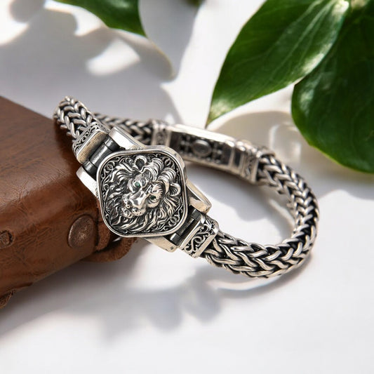 Bracelet homme LEOTOP 2™ presentation table marbre