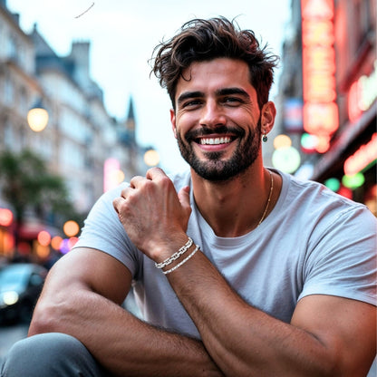 Bracelet homme MAILLONS EN H t-shirt blanc homme elegant