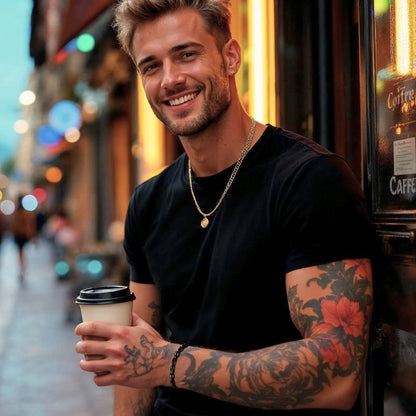 Bracelet homme MASCULET™ noir t-shirt noir mucles tatouages