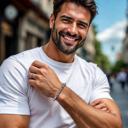 Bracelet homme MULTIRINGS™  t-shirt blanc rue 