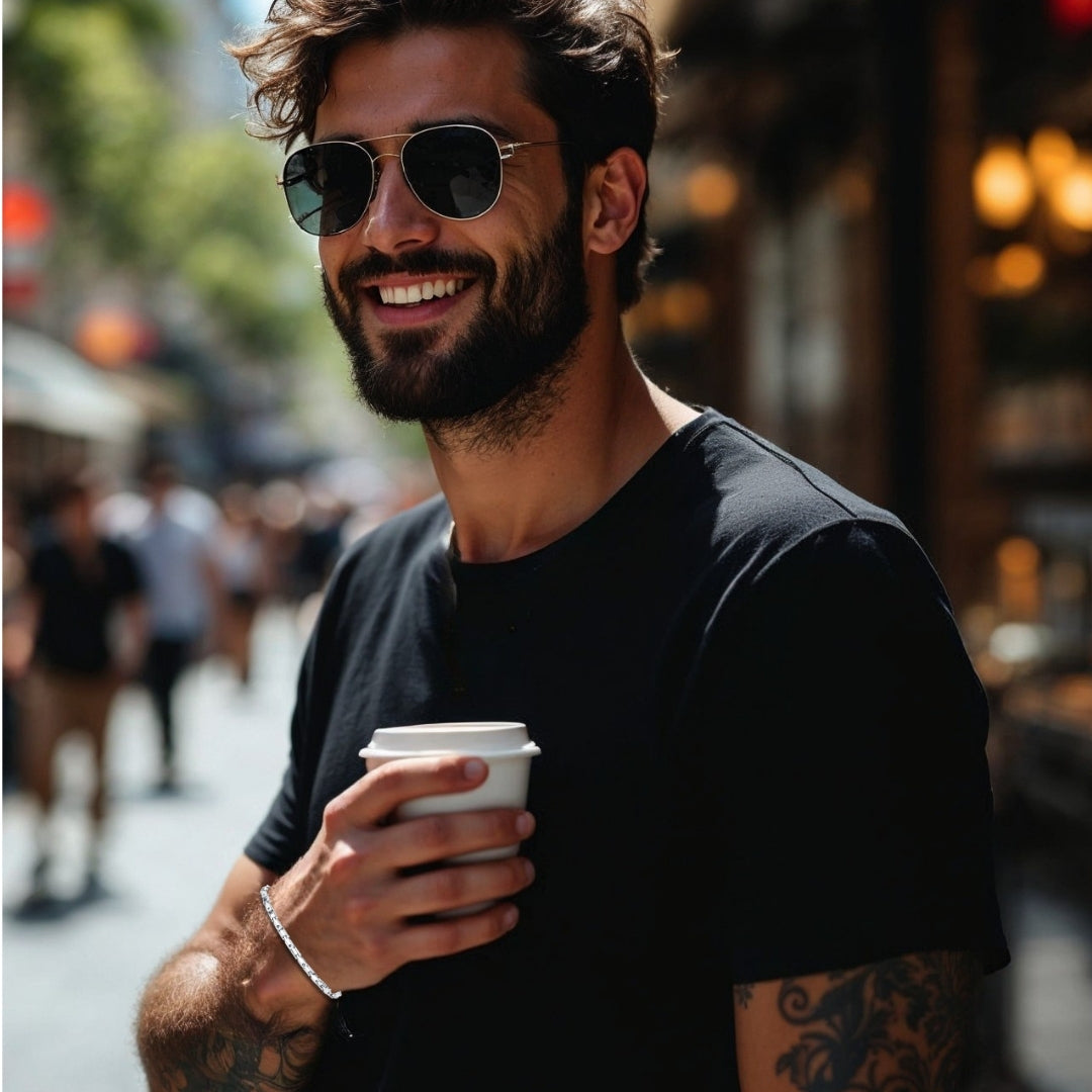 Bracelet homme OPEN LINK™ t-shirt noir cafe lunette soleil