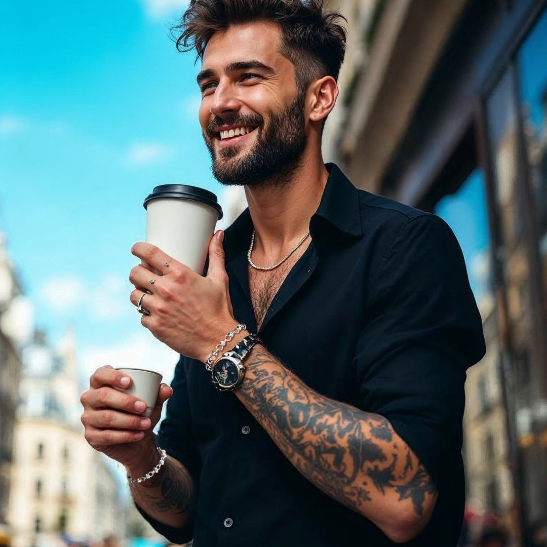 Bracelet homme RING IN RING™ argent chemise noire montre cafe