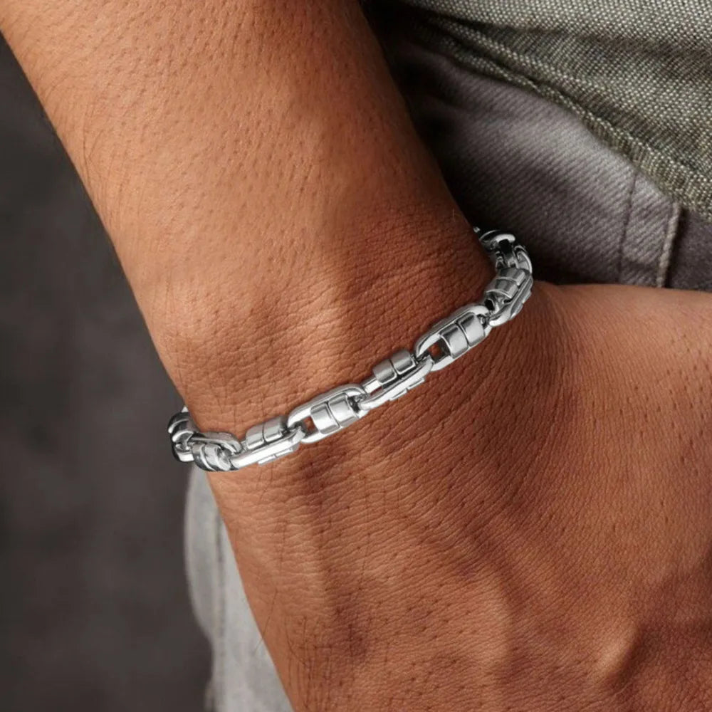 Bracelet homme ROUND LINKS™ poignet presentation detail