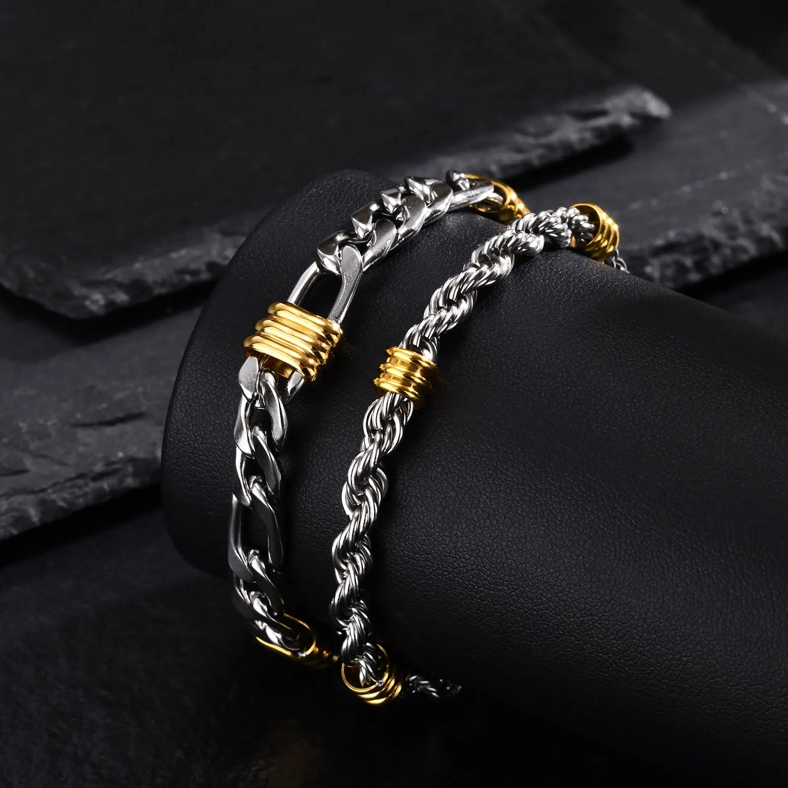 Bracelet homme STEEL BRAID™ 8mm 4.5mm presentation table noire