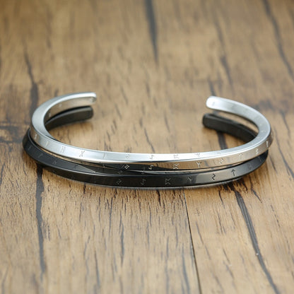 Bracelet homme VORKY™ argent table de bois