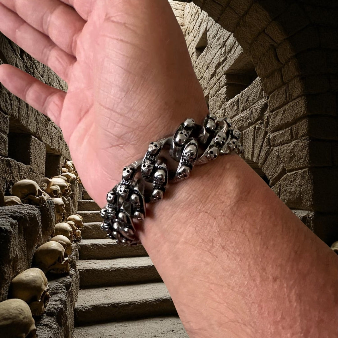 Bracelet homme breloque MODERN SKULL II acier poignet homme crypte cranes