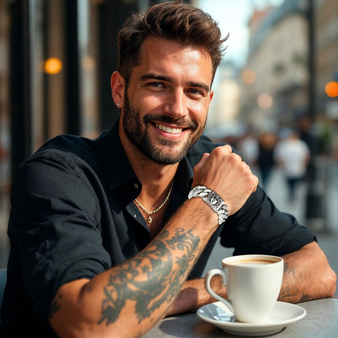 Bracelet homme breloque Tête de mort  MODERN SKULL argent chemise noir cafe