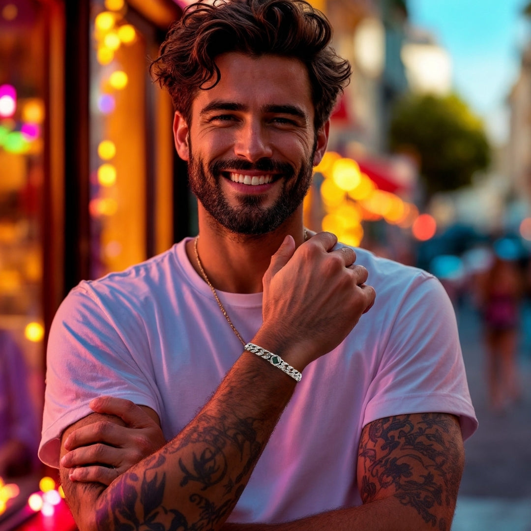 Bracelet homme luxe DEEP SOUL vert t shirt blanc soirée