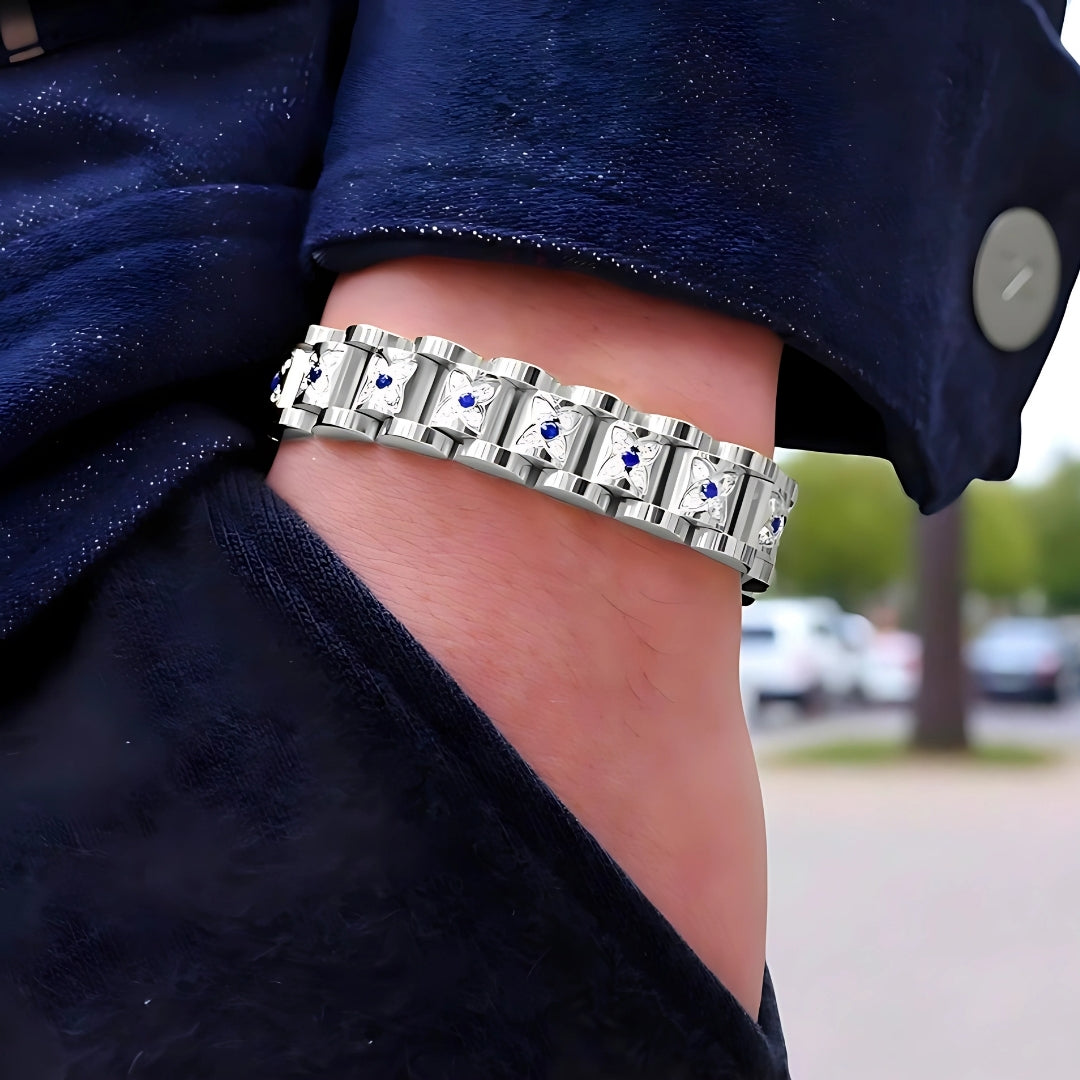 Bracelet homme luxe SEVOZIRK argent poignet blouson bleu fonce