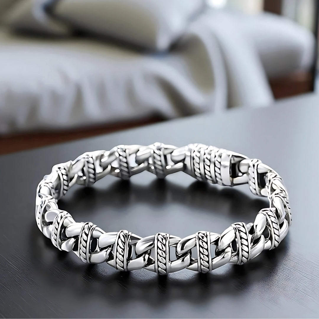 Bracelet homme luxe TRIBALLOUR table grise chambre
