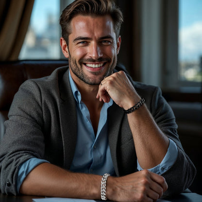 Bracelet homme luxe maillon MIAMI-CUBANO™ variante argent veston gris bureau 