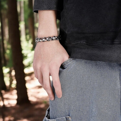 Bracelet homme luxe poignet jeans sweat foret
