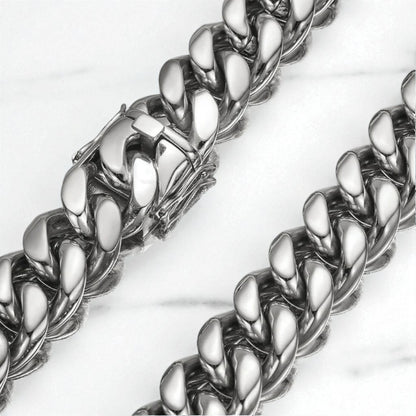 CHAINE HOMME MAILLONS CUBAINS ARGENT TABLE MARBRE PRESENTATION DETAILS