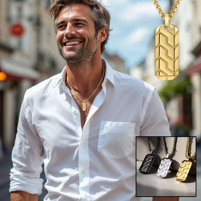COLLIER HOMME-PENDENTIF – GÉOMÉTRIQUE-or-homme-élégant-belle-journée-ciel-bleu-rue