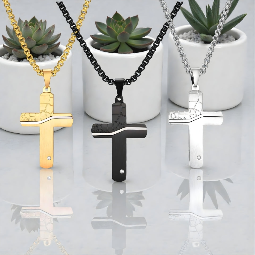 COLLIER HOMME, PENDENTIF CROIX HORIZON EN ACIER TEXTURÉ presentation plantes trois variantes plantes brillant
