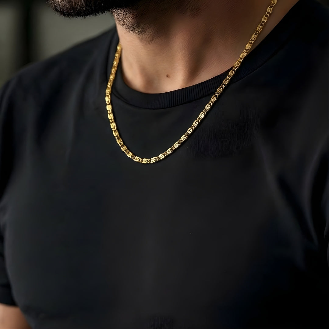 Chaîne Homme Signe Dollar ou Trombone variante dore t shirt noir barbe