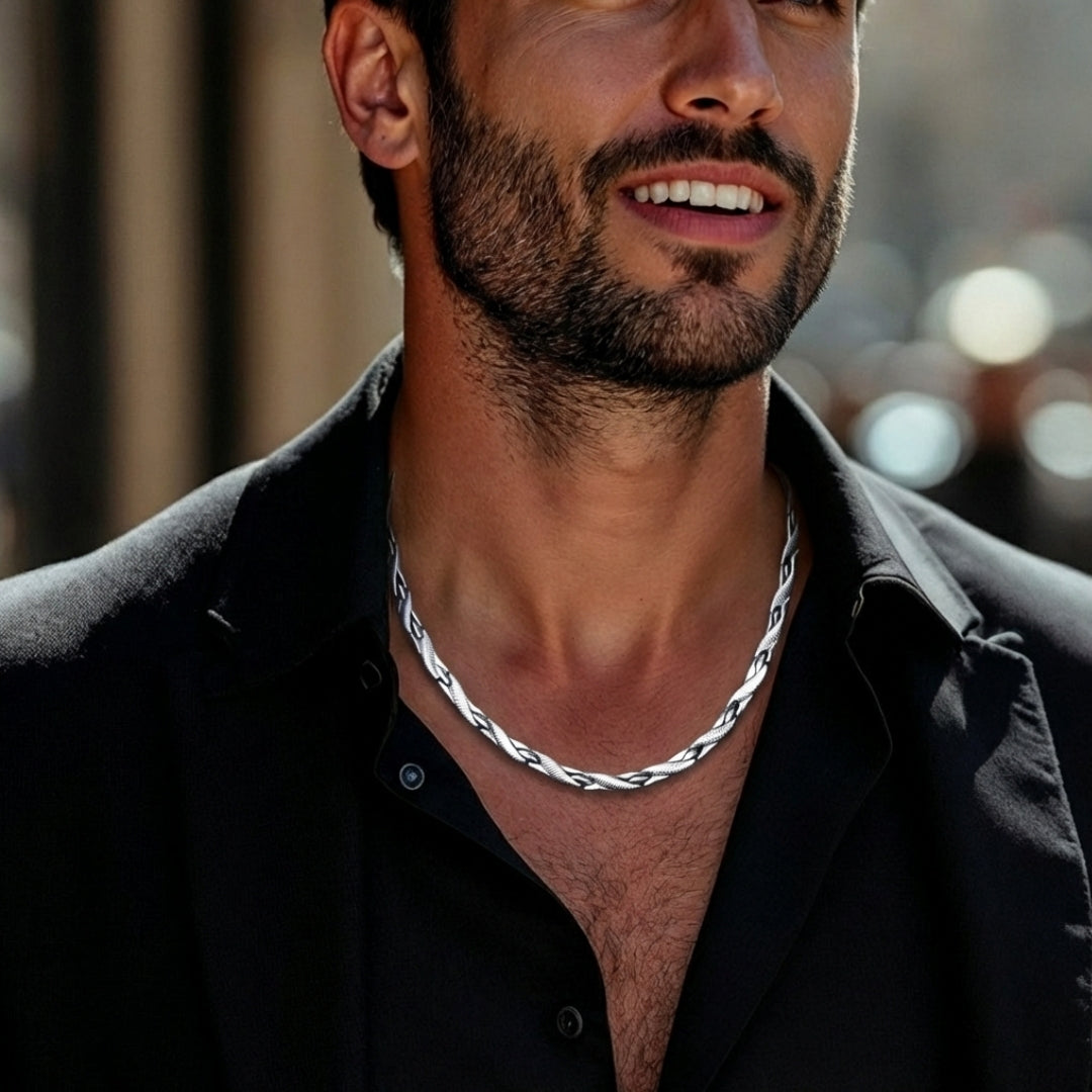 Chaine collier homme design simple court moderne chemise noire