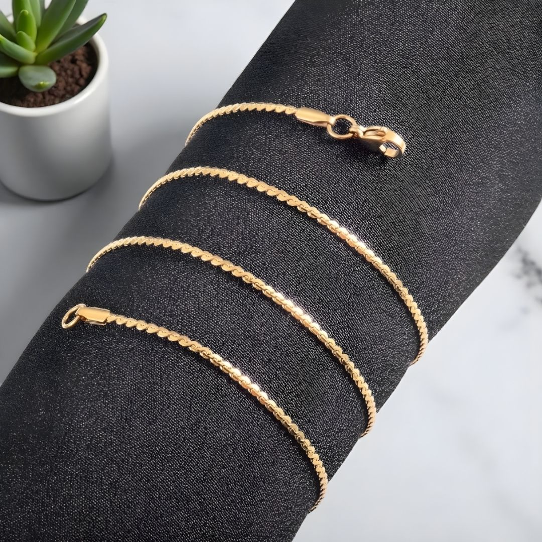 Chaine homme Collier fin 1,5 mm en S doree enroulee