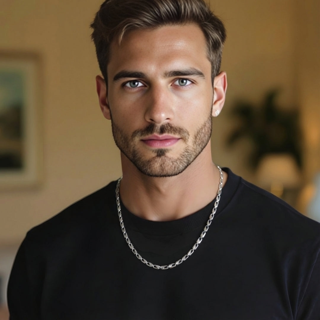 Chaine homme Maillons Paperclip argente t shirt noir interieur confortable
