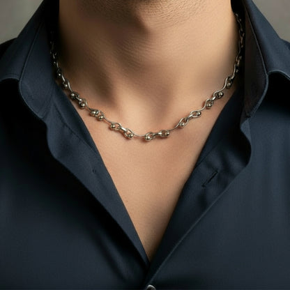 Chaine homme à billes ondulées cou homme chemise mode
