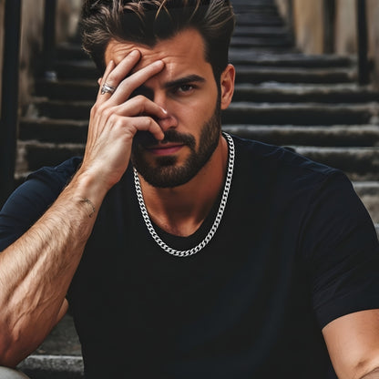 Chaine homme epaisse et serree cubaine, maille gourmette homme t shirt noir