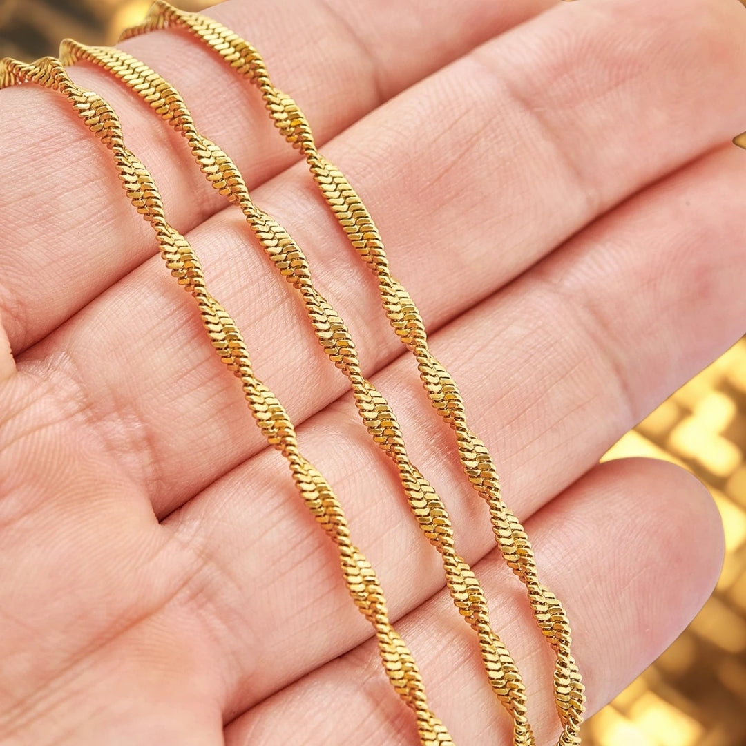 Chaine homme plate torsadee variante doree main