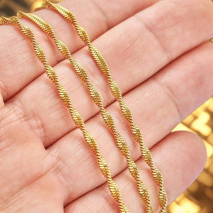 Chaine homme plate torsadee variante doree main