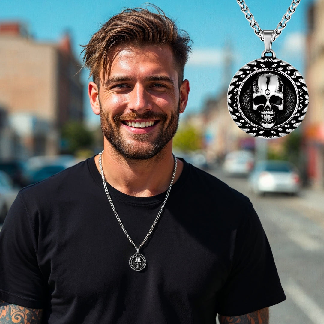 Collier- Homme- pendentif -SKULL FACE™ -tête de mort-crane-médaillon-homme-élégant-paris-sourire-t-shirt-noir-rue