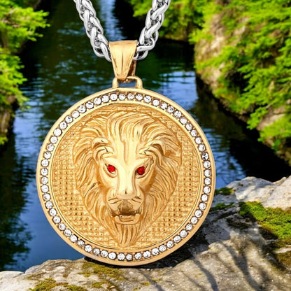 Collier- homme- pendentif- LUXULLION™-médaillon-or-LION-montagnes-lac