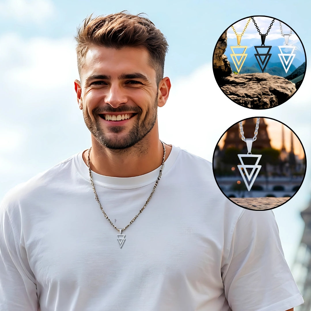 Collier-homme-pendentif-argent-deux-triangles-inversés-t-shirt-blanc-ciel-bleu