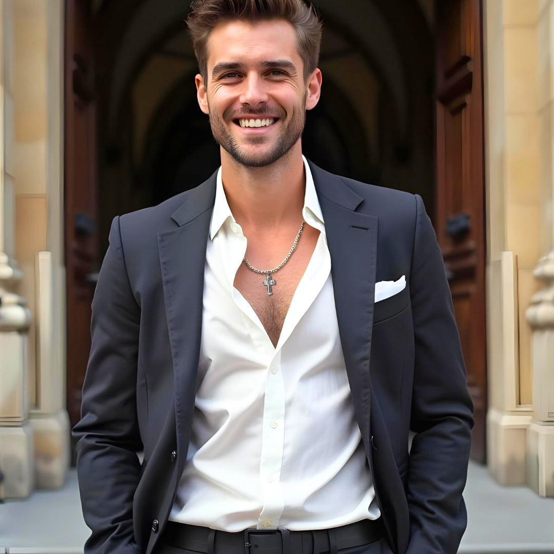 Collier homme- pendentif croix URNOCROSS™ : Le Pendentif Croix Commémoratif Élégant