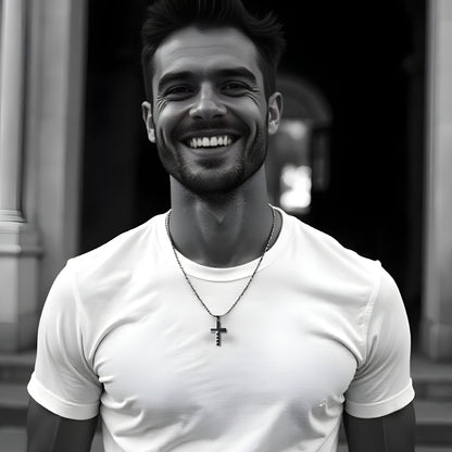 Collier homme- pendentif croix KEYCROSS™ collier t-shirt blanc noir et blanc