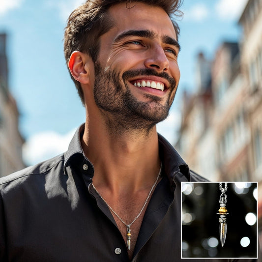 Collier homme-pendentif KILA TIBÉTAIN™ chemise noire sourire batiment