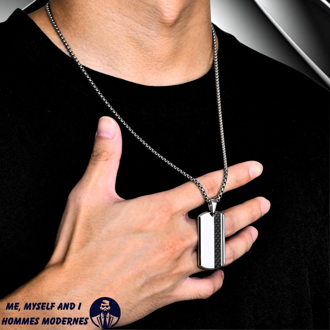 Collier homme luxe, pendentif PLAQUETTES LUXE™ chandail noir cou main