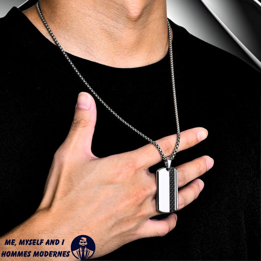 Collier homme luxe, pendentif PLAQUETTES LUXE™ chandail noir cou main