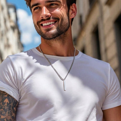 Collier homme, pendentif CLASSY-BAR™ argent t-shirt blanc