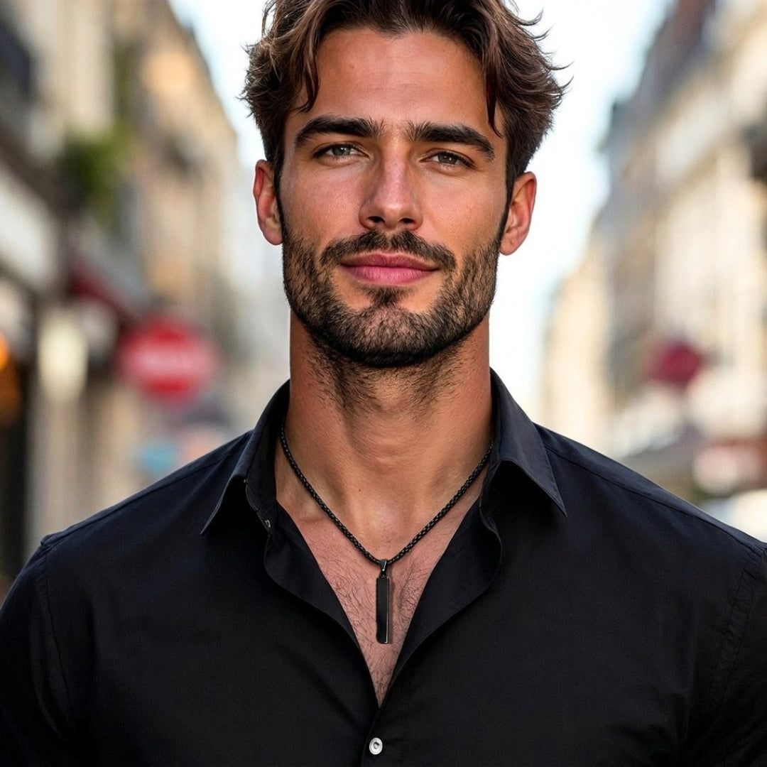 Collier homme, pendentif CLASSY-BAR™ noir chemise noire
