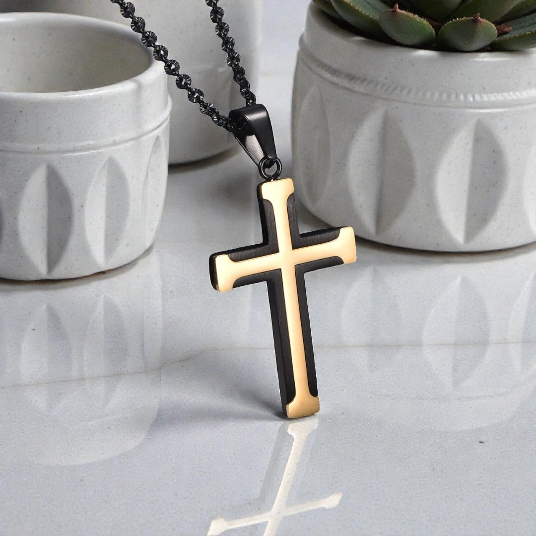 Collier homme pendentif Croix à Bords evases variantes noire dore bicolore 