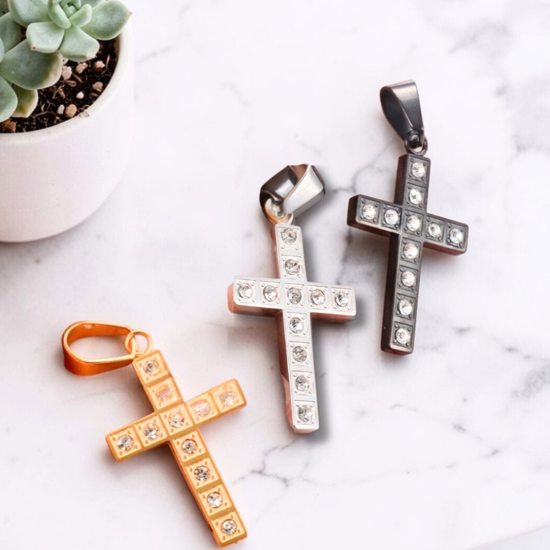 Collier homme pendentif  "Croix Stellar" variantes dore argent noir table marbre sans chaine angle