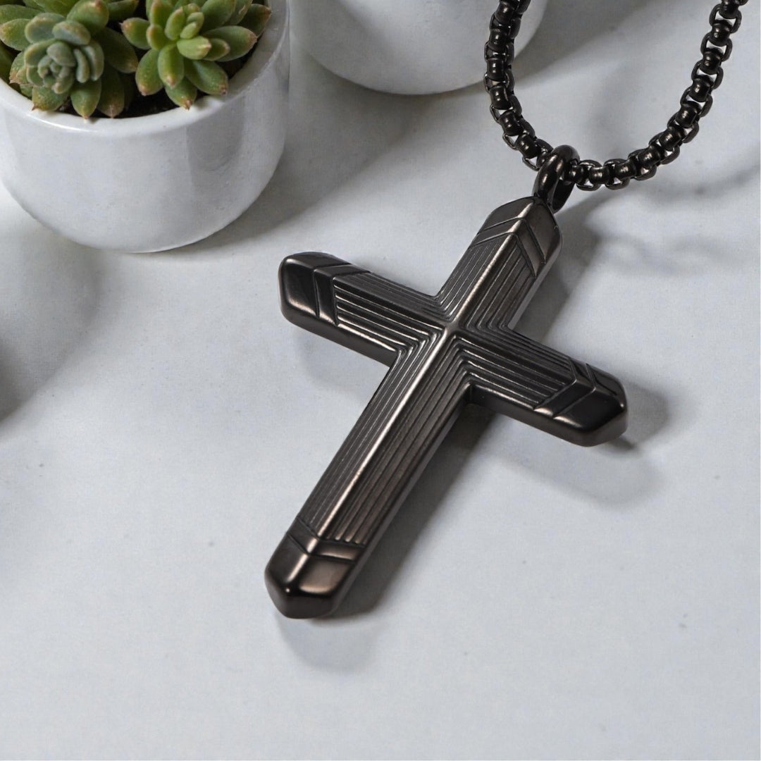 Collier homme pendentif Croix de Chevalier Urbain variante noire