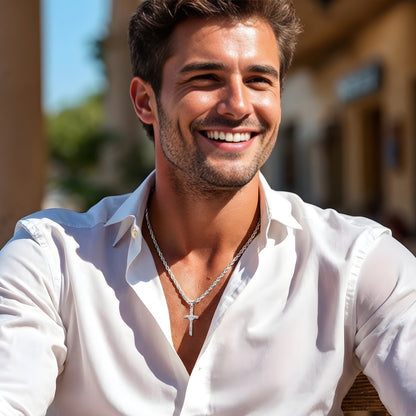 Collier homme, pendentif "Croix de la Rédemption" argent chemise blanche 