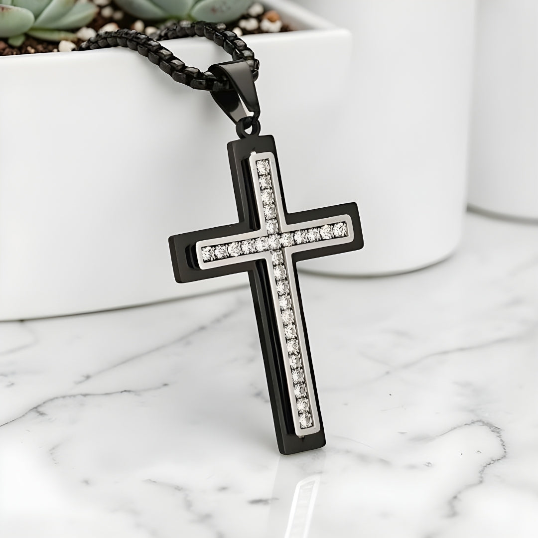 Collier homme pendentif Croix "eclat eternel" variante noir