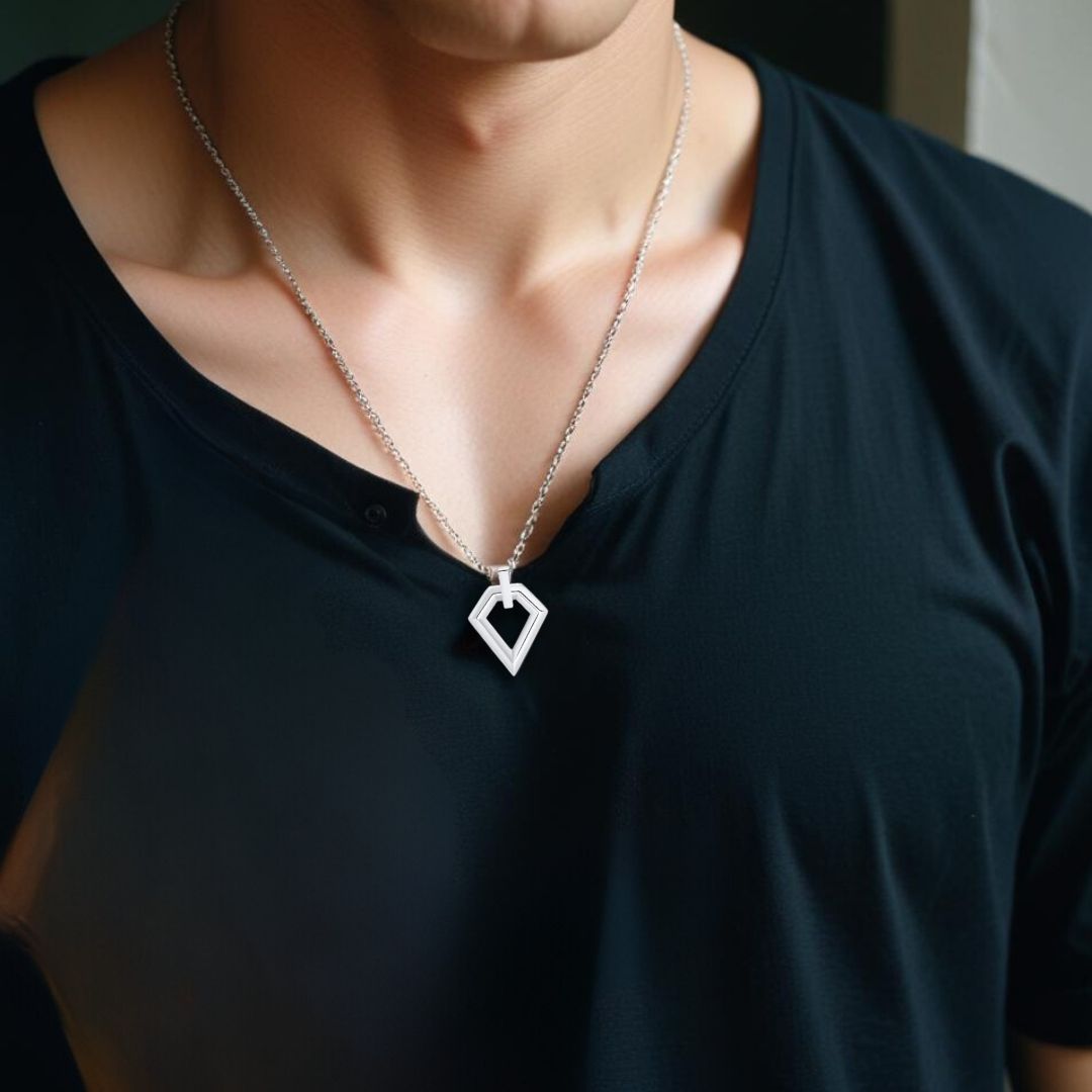 Collier homme, pendentif DIAMO™ argent t-shirt noir