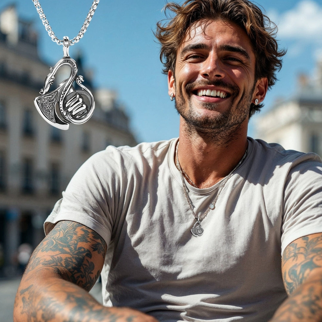 Collier homme, pendentif DRAGONAXE™  t-shirt blanc