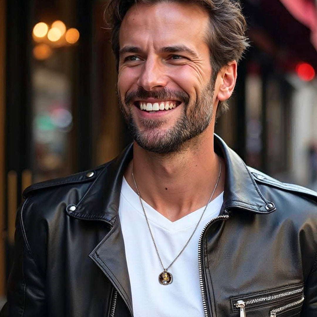 Collier homme, pendentif DRAGON PATRONUS™ t-shirt blanc blouson cuir noir