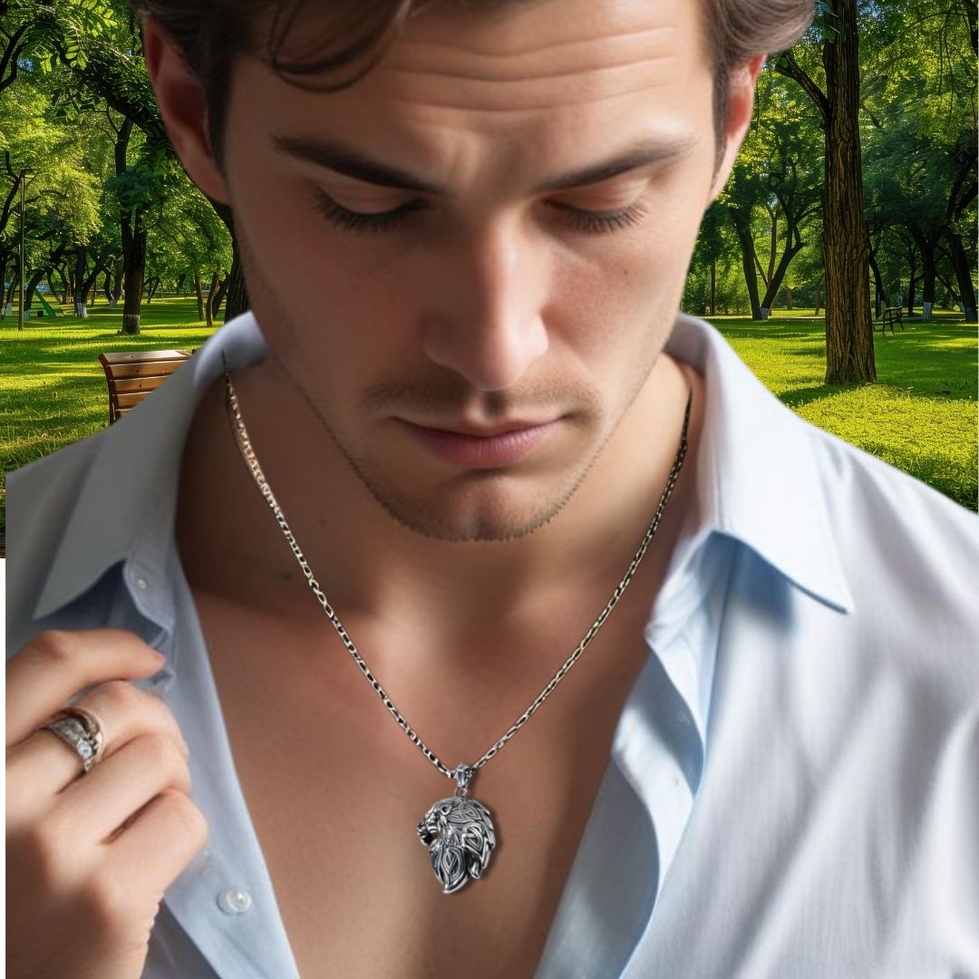 Collier homme, pendentif KELTIK LION argent chemise blanche parc